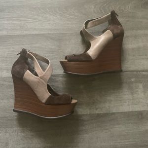 Jessica Simpson wedges size 8